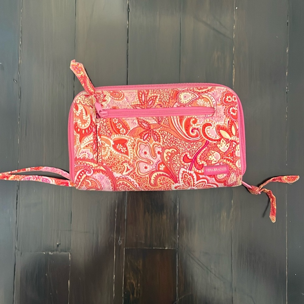Vera Bradley wallet/ like new/ gently used